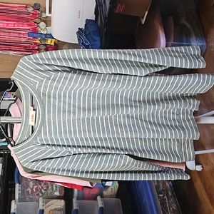 2x long sleeve shirt